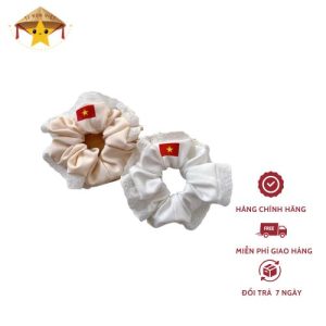 Buộc Tóc Scrunchies In Hình Cờ Tổ Quốc – Phụ Kiện Tóc Mang Tinh Thần Dân Tộc
