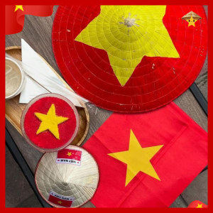 nón lá làm từ lá gì